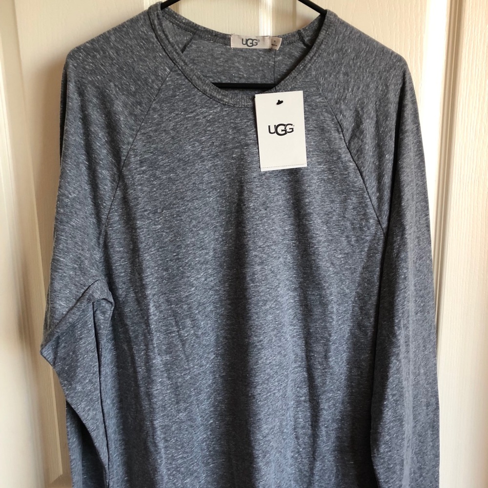 UGG Men’s long sleeve comfortable Shirt (M)